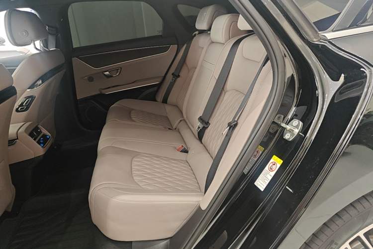 Used BYD Han 2025 DM-i Intelligent Driving Edition 125KM LiDAR Flagship Model
