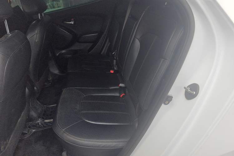 Used Hyundai ix35 2015 2.0L Automatic 2WD Smart Version China V Standard
