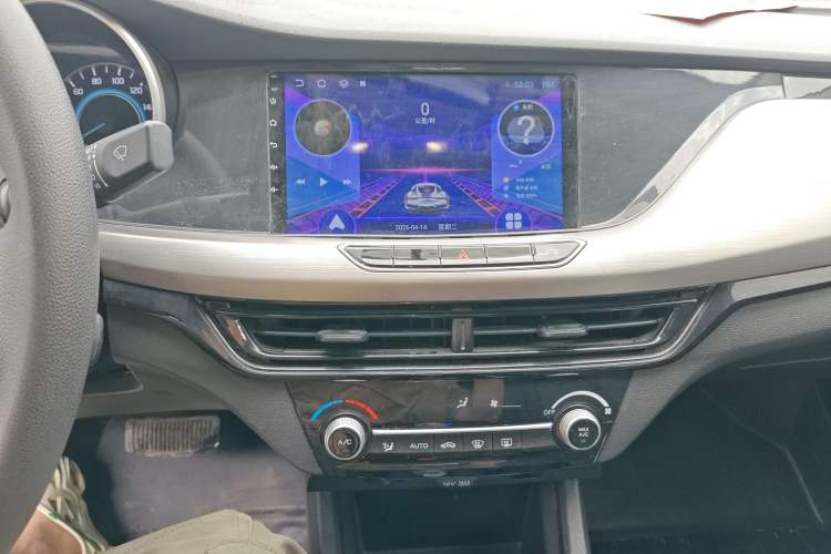 Used CHANGAN Eado New Energy 2022 EV460 Smart Ride-Hailing Edition – Lithium Iron Phosphate Audio And AC Panel