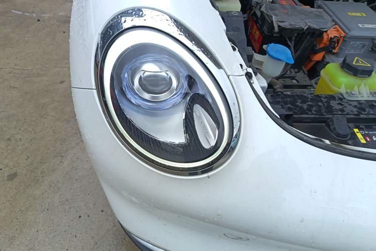 Used ORA Good Cat 2022 400km Standard Range Luxury Version Lithium Iron Phosphate Right Front Headlight