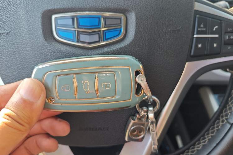 Used Geely Auto Emgrand X7 Sport 2016 1.8TD Automatic All-Wheel Drive Smart Version Vehicle Key