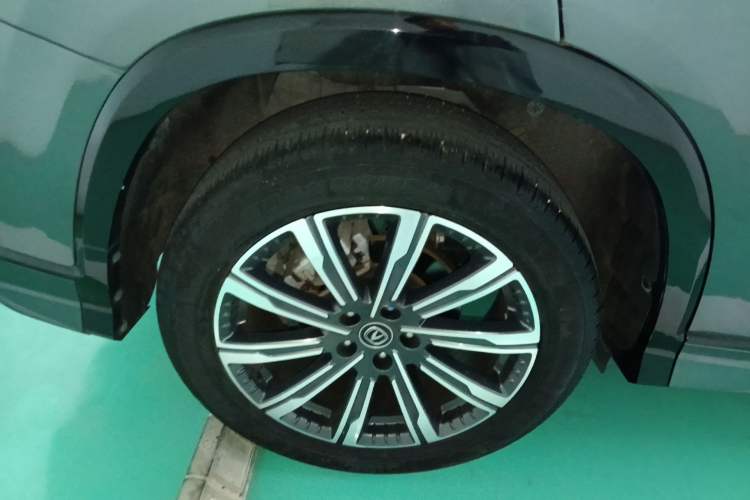 Used CHANGAN CS75 PLUS 2023 3rd Generation 2.0T Automatic Prestige Version Right Rear Wheel Hub
