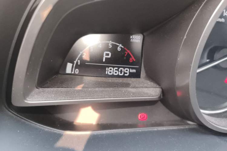 Used Mazda CX-4 2018 2.0L Automatic Two-Wheel Drive Blue Sky Exploration Version China V Standard Odometer Close Up