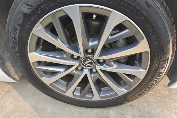 Used Lexus ES 2021 200 Excellence Edition
