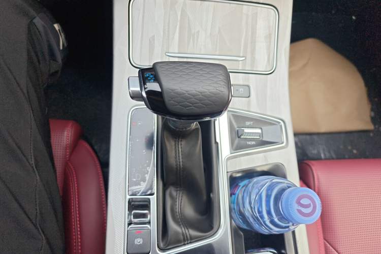 Used JETOUR X70 PLUS 2025 1.5T CVT Flagship PRO 5-Seater Gear Lever