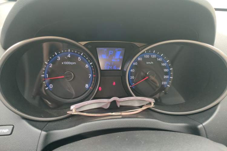 Used Hyundai ix35 2010 2.0L Automatic Two-Wheel Drive Elite Edition GLS Instrument Cluster