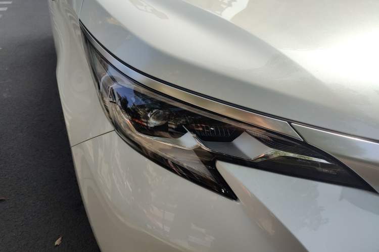 Used Toyota SIENNA 2021 2.5L Hybrid Premium Edition