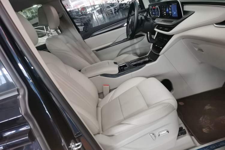 Used Buick GL8 2023 ES Lu Zun Comfort Model
