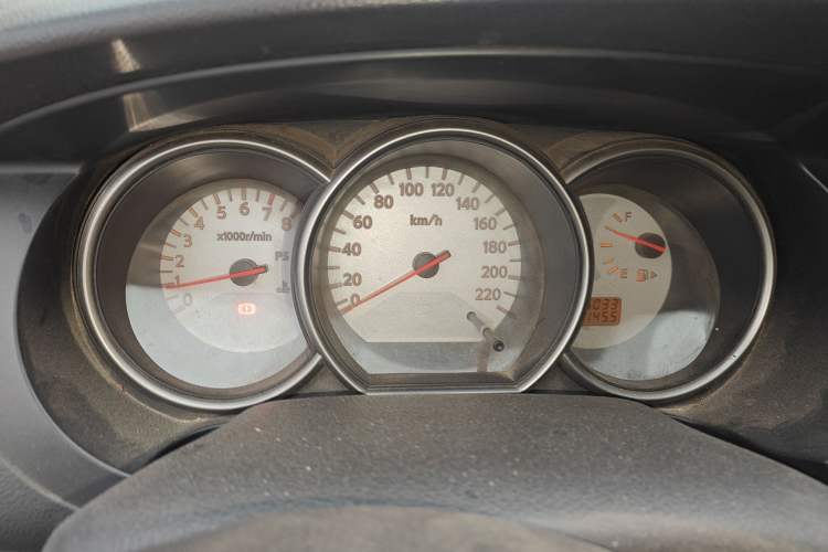 Used Nissan Livina 2010 Jingrui Edition 1.6L Manual Standard Model Instrument Cluster