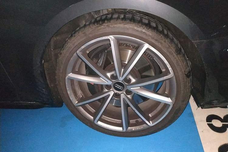 Used Audi S4 2018 S4 3.0TFSI Right Front Wheel Hub