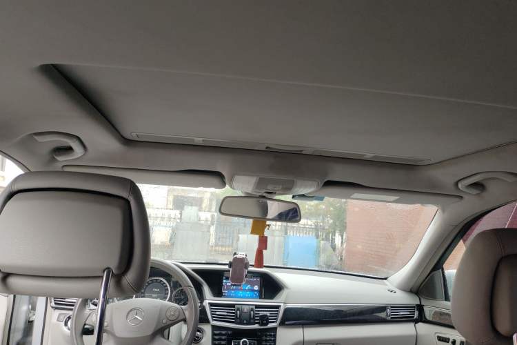 Used Mercedes-Benz E-Class 2010 E 200 CGI Elegant Model Headliner