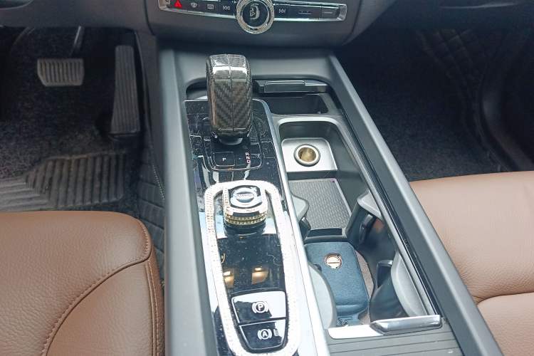 Used Volvo XC60 2023 B5 4x4 Smart Luxury Edition
