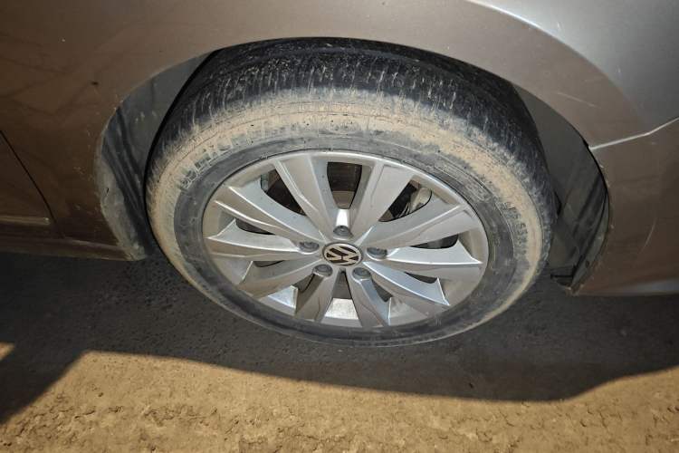 Used Volkswagen Sagitar 2015 230TSI Manual Comfort Version