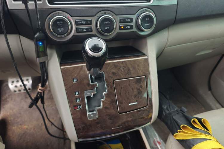 Used Mazda 8 2013 2.5L Deluxe Edition
