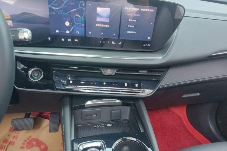 Used Buick Envision 2025 25T Entry-Grade Platinum Edition Audio And AC Panel