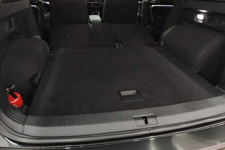 Used Volkswagen Tayron X 2020 330TSI Two-Wheel Drive Luxury Smart Connectivity Version Trunk