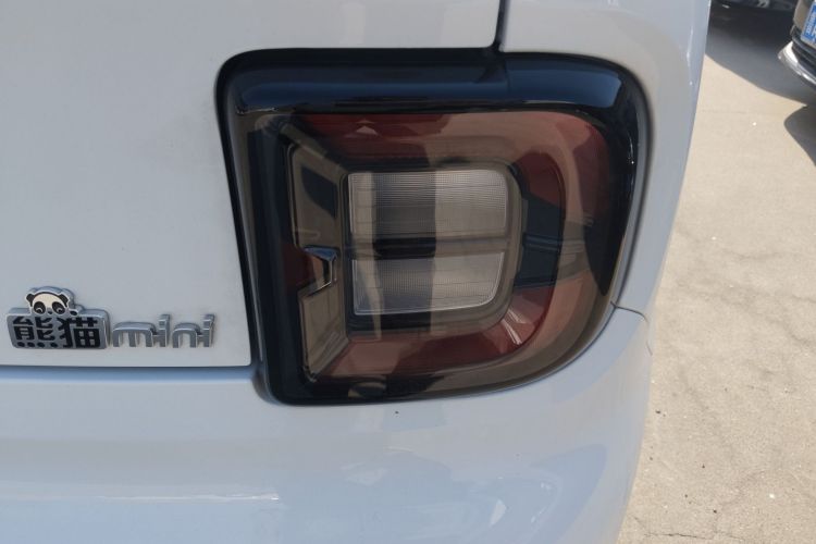Used Geely Galaxy Panda 2023 Panda Mini 200km Endurance Bear Right Rear Taillight