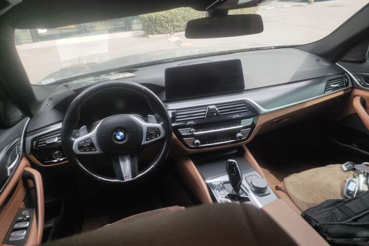 Used BMW 5 Series 2021 530i M Sport Package Center Console