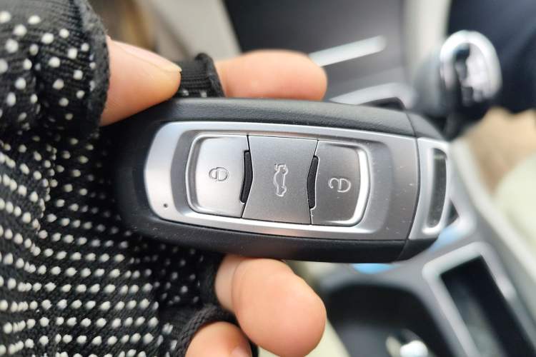 Used Geely Auto Emgrand 2016 Sedan 1.5L Manual Luxury Model