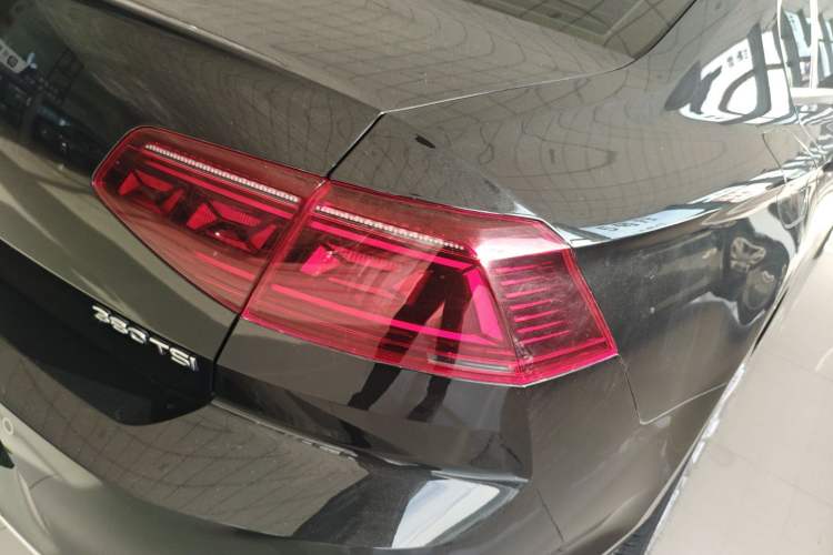 Used Volkswagen Magotan 2023 2 Million Units Limited Edition 330TSI DSG Leading Version