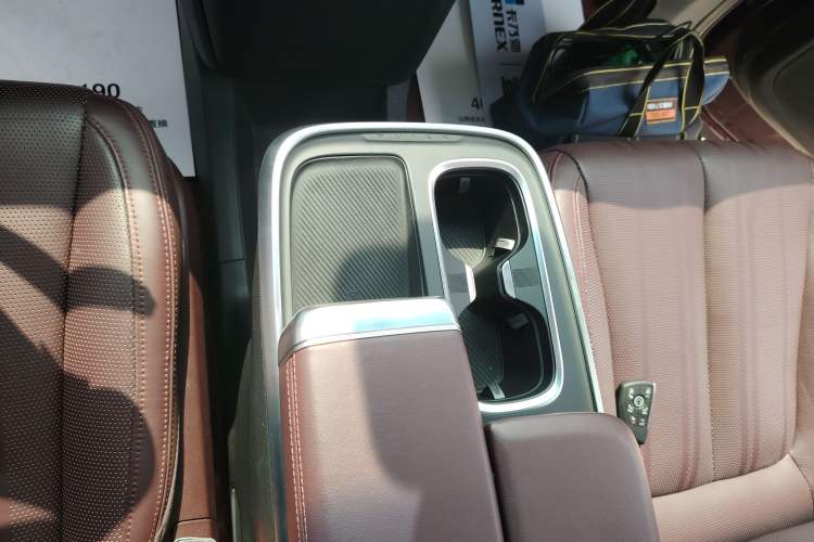 Used Buick Century 2023 2.0T Seven-Seater Yinshi Edition Gear Lever