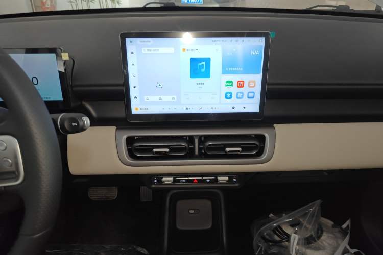 Used Wuling Bingo PLUS 2024 330 km Range Five-Seater Version
