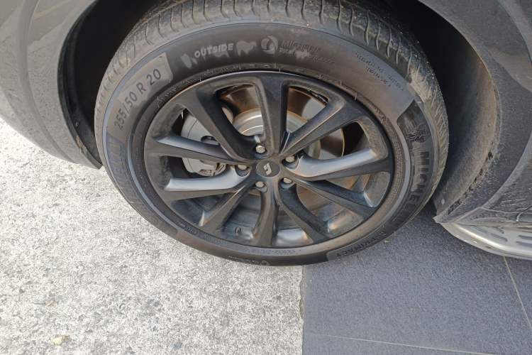 Used Li Auto ONE 2021 Extended-Range 6-Seater Version Left Front Wheel Hub