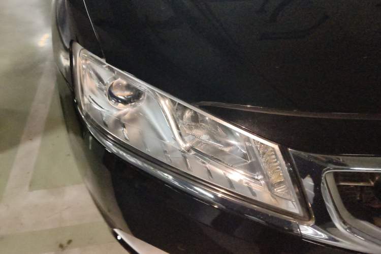 Used Geely Auto Emgrand GT 2015 1.8T Flagship Model Right Front Headlight