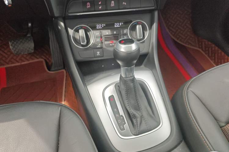 Used Audi Q3 2018 30 TFSI Fashion Edition Collector's Version Gear Lever