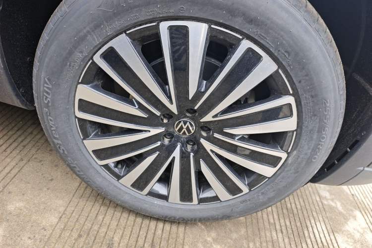 Used Volkswagen Tavendor 2026 Model 330TSI Luxury Journey—Shared Enjoyment Edition Right Front Wheel Hub