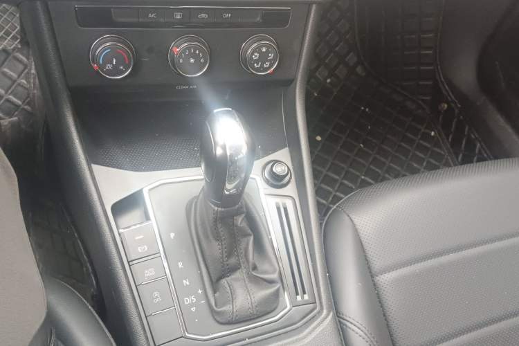 Used Volkswagen Lavida 2021 1.5L Automatic Comfort Edition Gear Lever