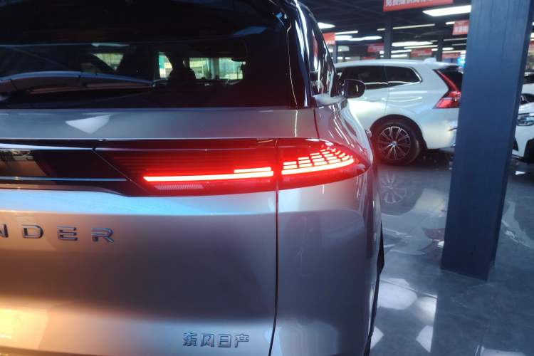 Used Nissan Pathfinder 2024 380 VC-TURBO Four-Wheel Drive Intelligent Driving Version 6 Seats Right Rear Taillight