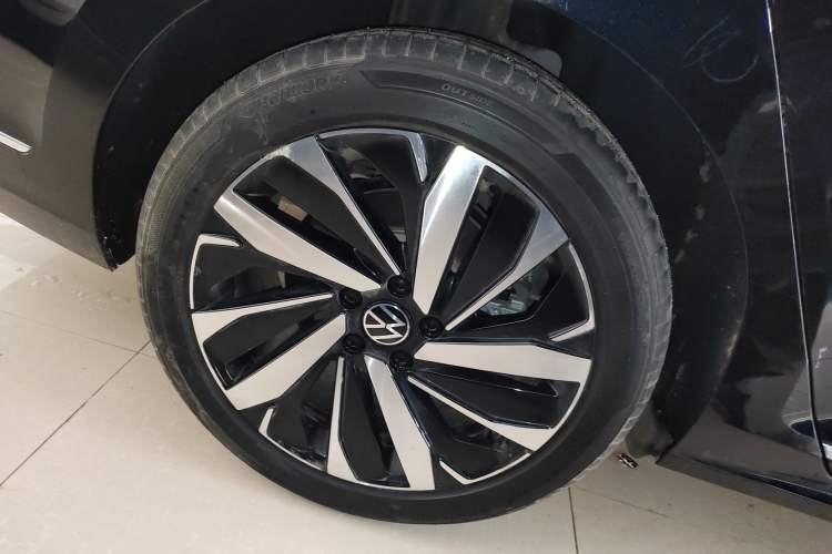 Used Volkswagen Passat 2025 Premium Version 380TSI Dragon Edition