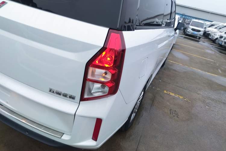 Used Wuling Zhengcheng 2021 1.5T Manual Luxury Version Exterior 6