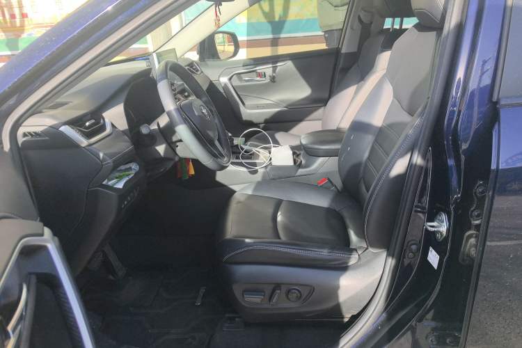 Used Toyota RAV4 2022 2.0L CVT Two-Wheel Drive Fashion Plus Edition