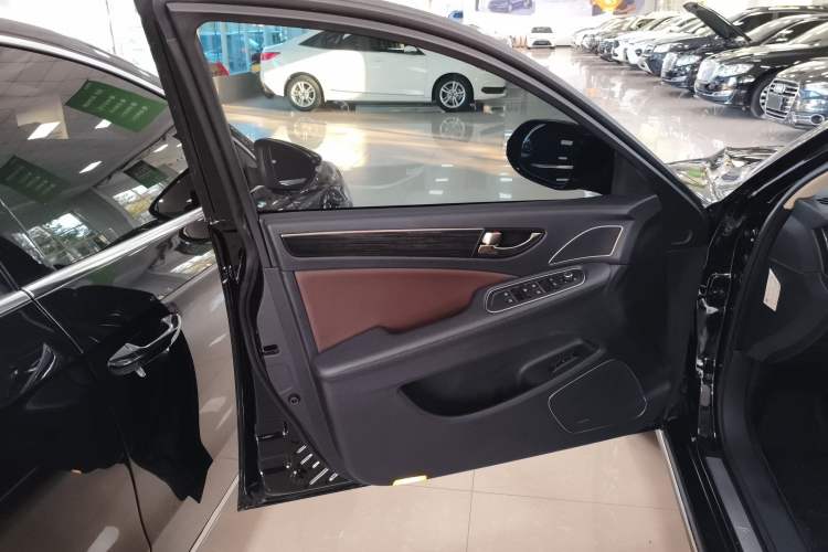 Used Hongqi H7 2019 2.0T Elite Edition
