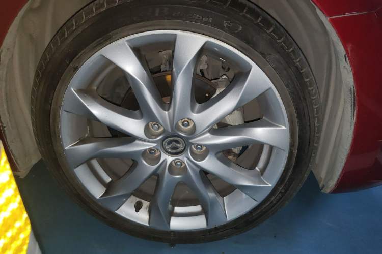 Used Mazda 3 Axela 2014 Sedan 2.0L Automatic Sport Model