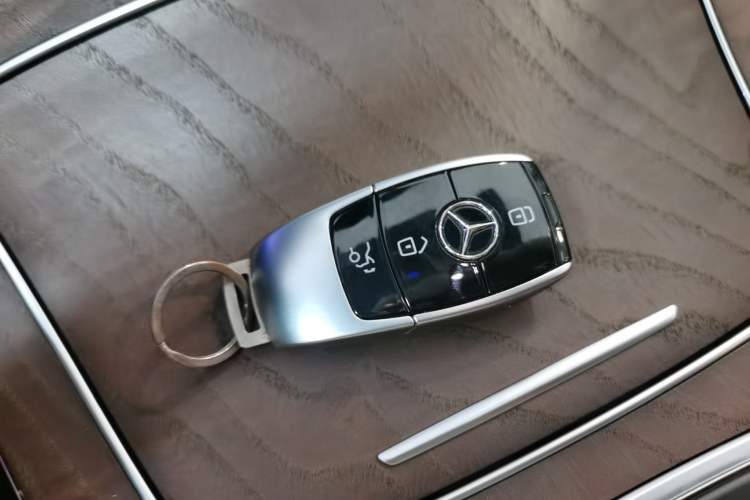 Used Mercedes-Benz E-Class 2020 Restyled E 300 L Exclusive Edition Vehicle Key