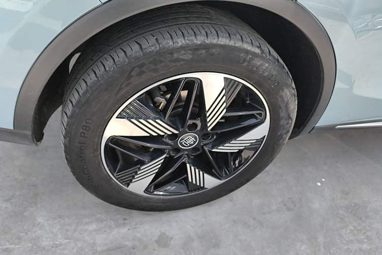 Used BYD Tang New Energy 2023 DM-i Champion Edition 112KM Prestige Model Right Rear Wheel Hub