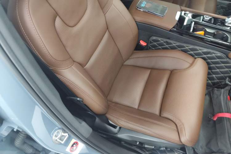 Used Volvo S90 New Energy 2023 T8 Plug-in Hybrid All-Wheel Drive Long-Range Luxury Edition