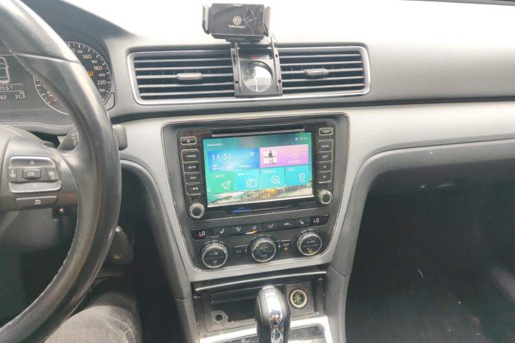 Used Volkswagen Passat 2014 1.8TSI DSG Prestige Edition Audio And AC Panel