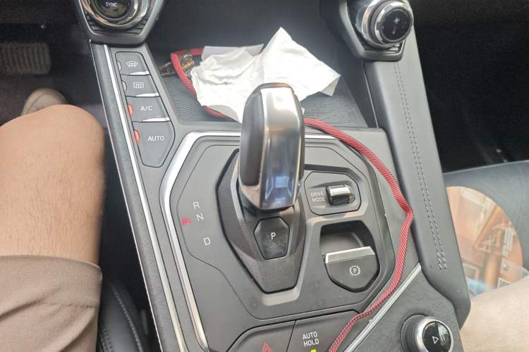 Used Lynk & Co 01 2021 2.0TD Two-Wheel-Drive Pro Trim Gear Lever