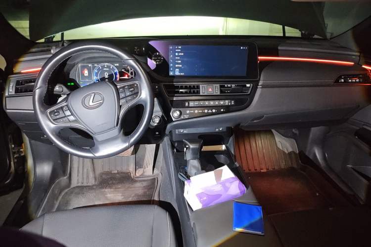 Used Lexus ES 2022 200 Excellence Edition
