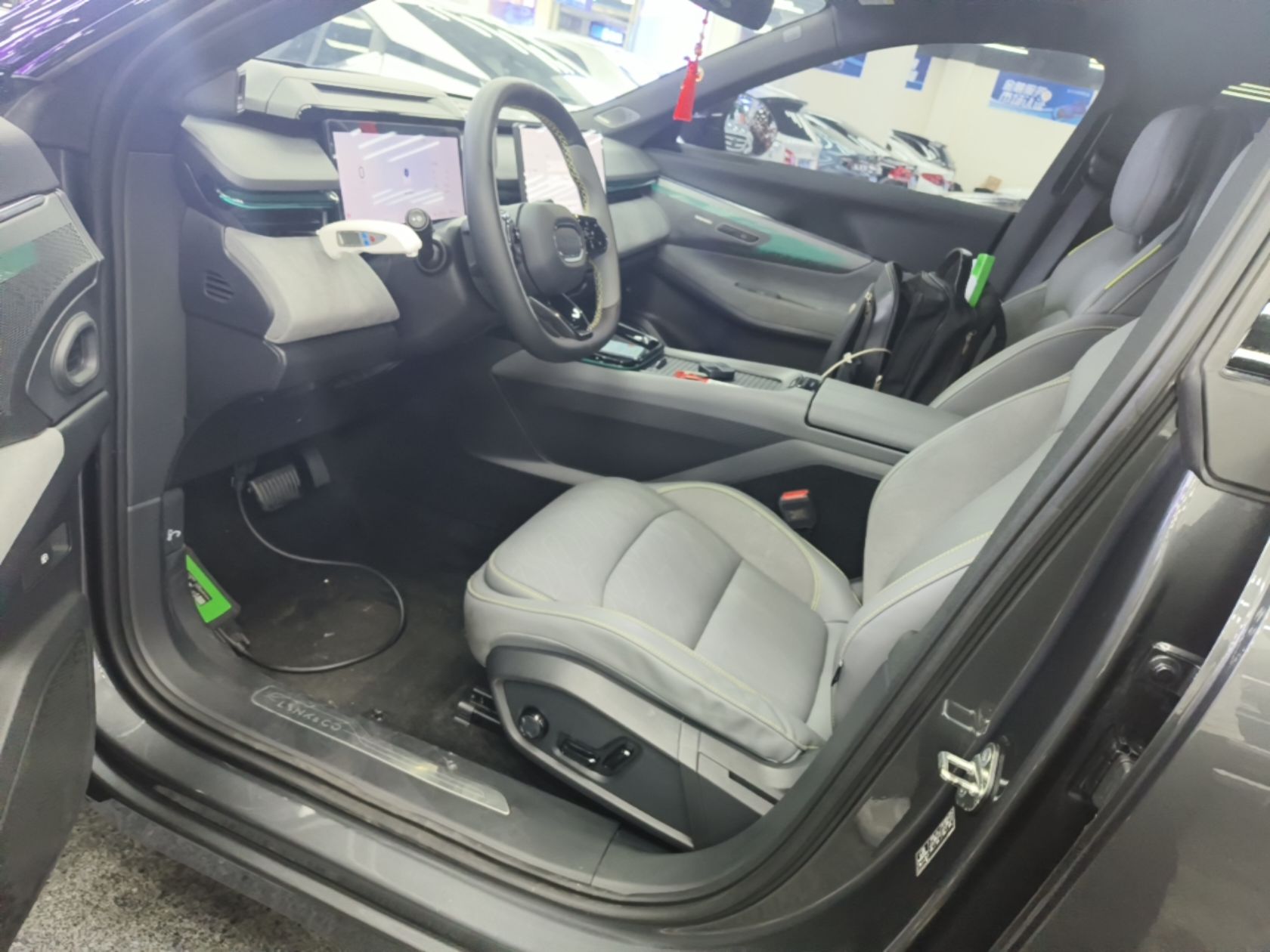 Vordere Reihe im Auto
