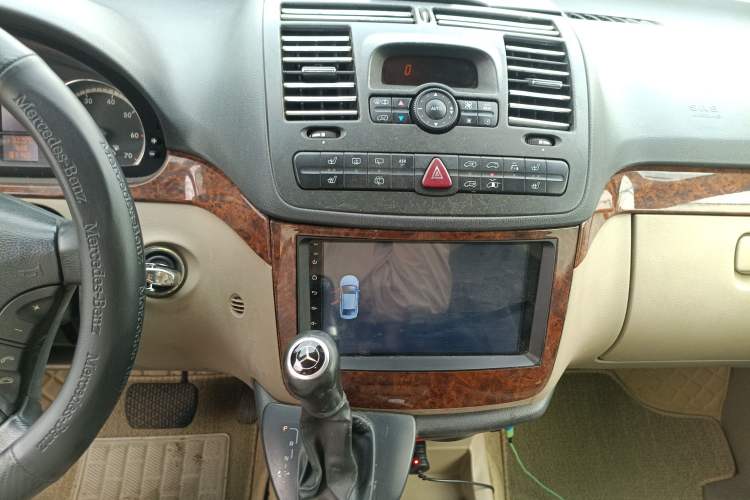 Used Mercedes-Benz Viano 2010 2.5L Prestige Edition