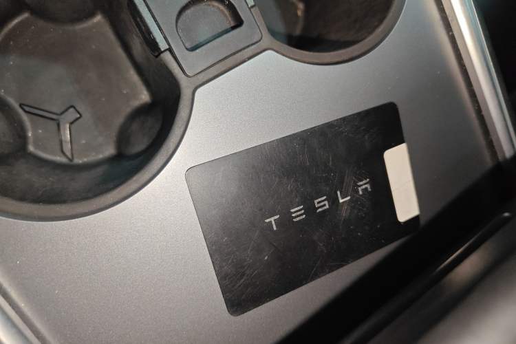 Used Tesla Model Y 2021 Standard Range Rear-Wheel Drive Version Vehicle Key