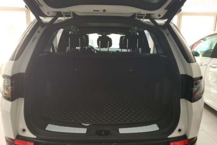 Used Land Rover Discovery Sport 2022 249 PS R-Dynamic S Performance Edition 5 Seats Trunk