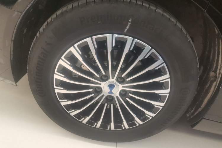 Used Denza D9 2024 DM-i 980 Four-Wheel Drive Prestige Model
