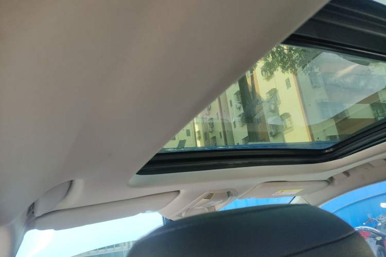 Used Citroen C5 AIRCROSS 2017 350THP Luxury Model Headliner