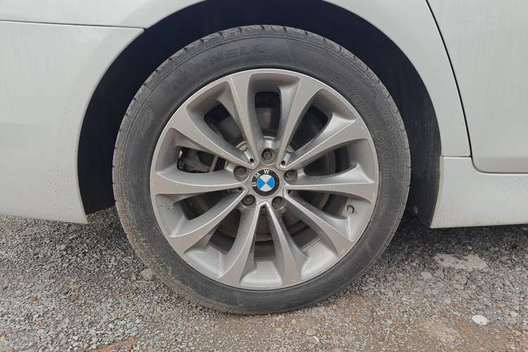 Used BMW 5 Series 2017 525Li Leading Model
